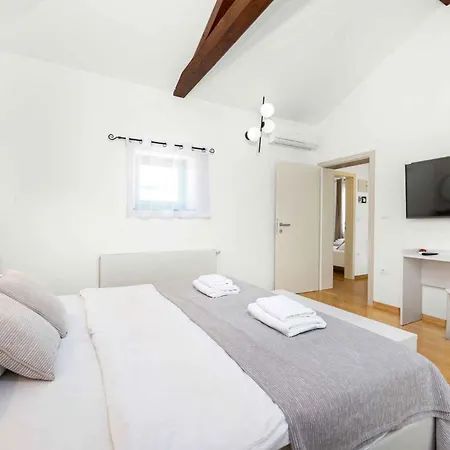 In - Istrien 50092 Holiday home Liznjan