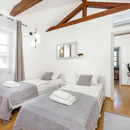 In - Istrien 50092 Holiday home *